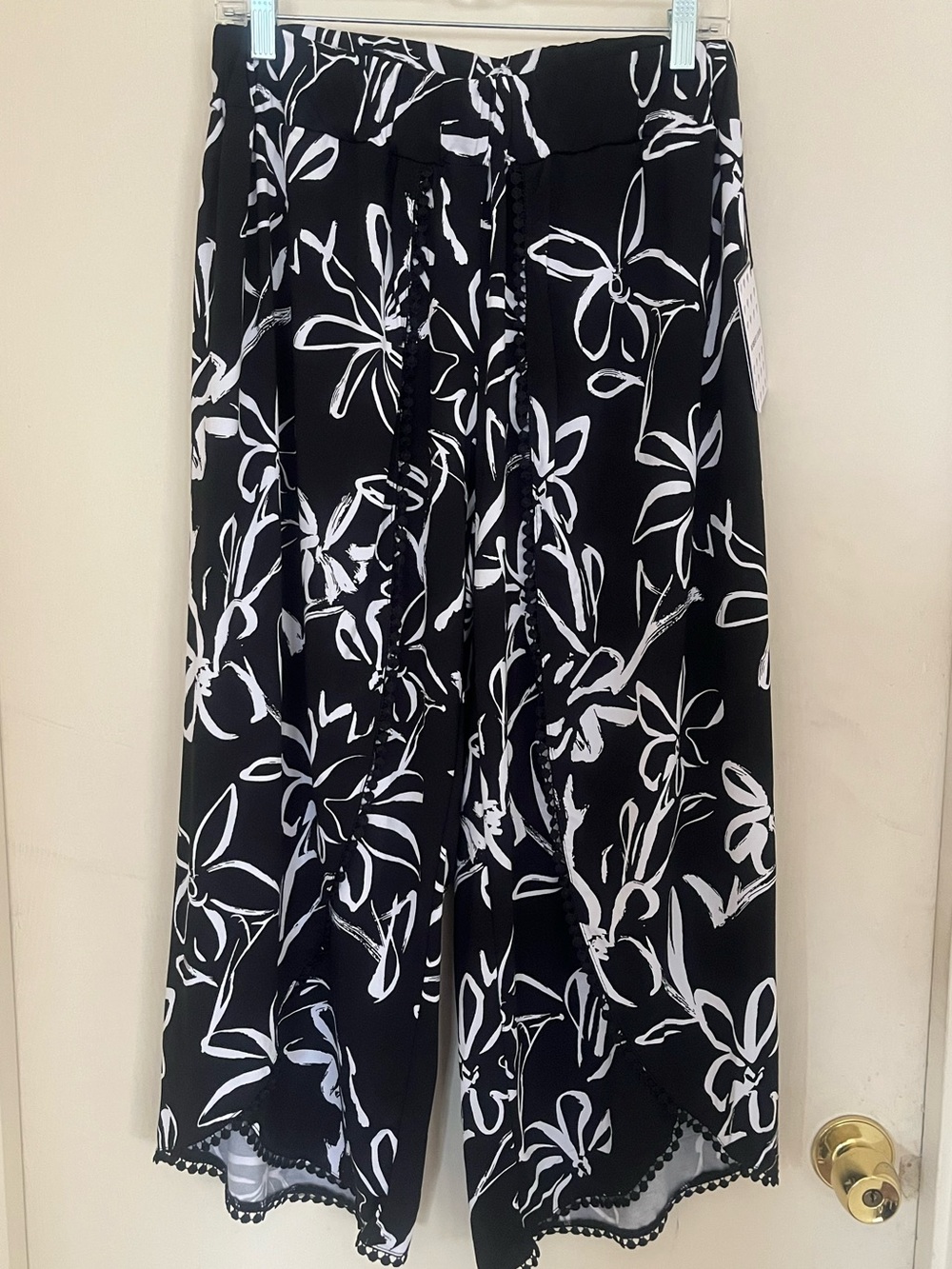Robert Louis Black and White Floral-Print Wide Leg Pants